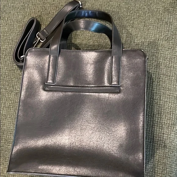 Matt & Nat Black Vegan Bag - Picture 2 of 6